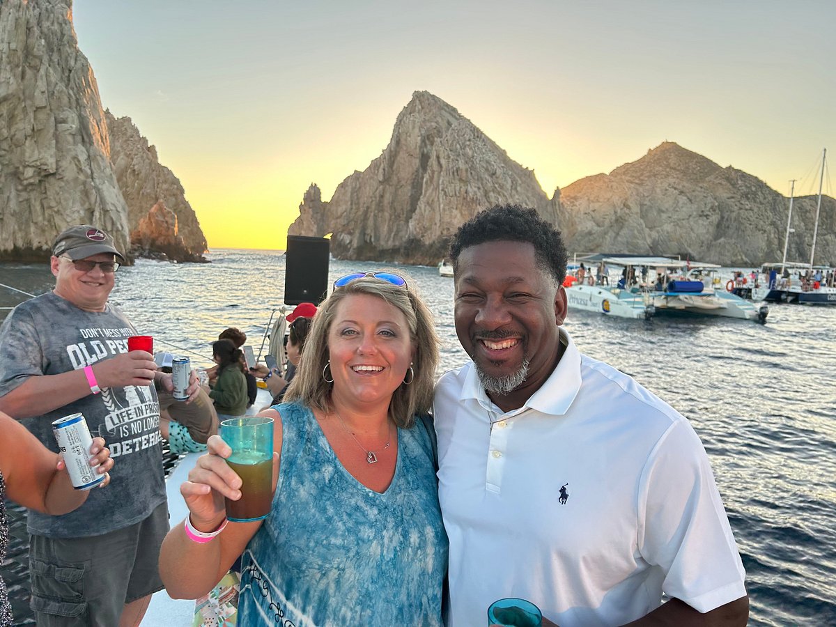 Advisor in Cabo: Private Yacht Experience — Luxury & Total Privacy